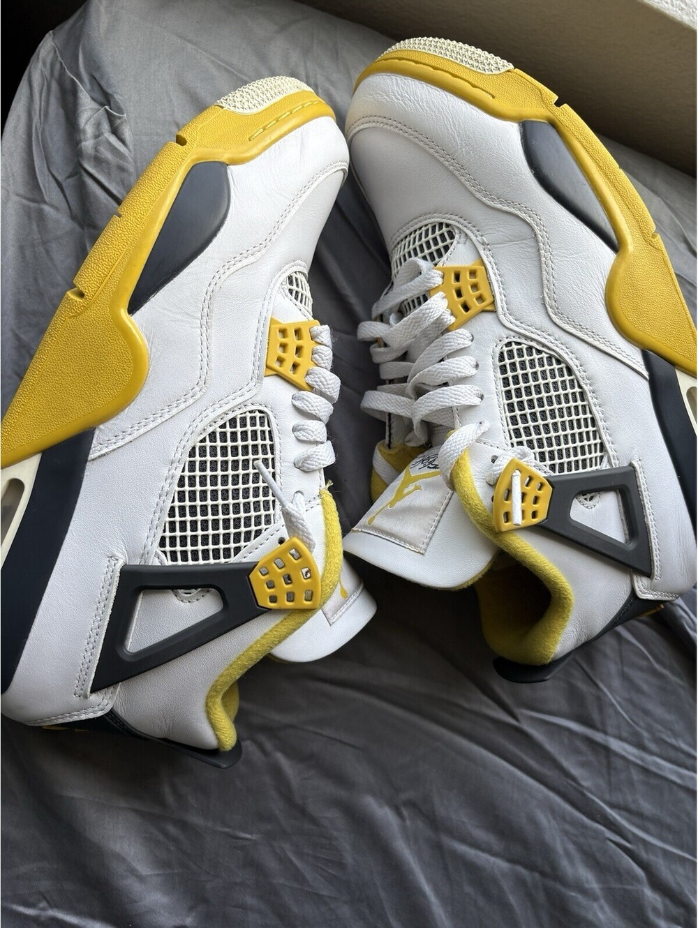 Jordan Air Jordan 4 Retro Vivid Sulfur White/Yellow/AQ9129-101 Sz 9.5M/11W